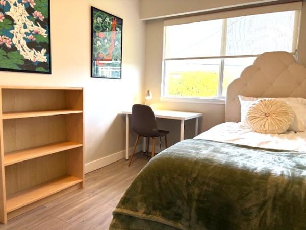 Beautfully Furnished Bedroom in House|【Jpcanada掲示板】賃貸